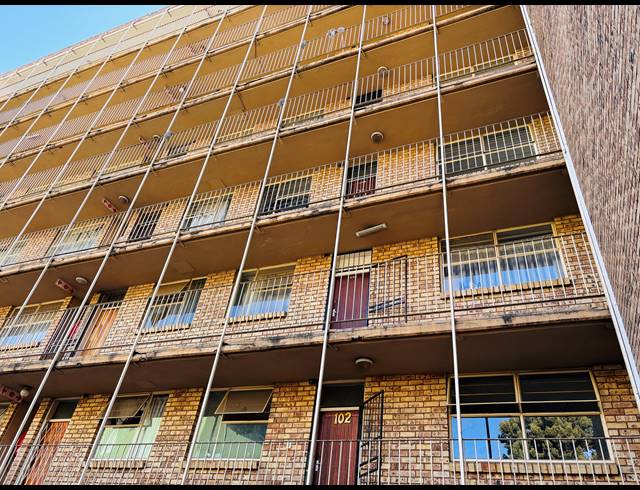 3 BEDROOM APARTMENT FOR SALE IN SUNNYSIDE